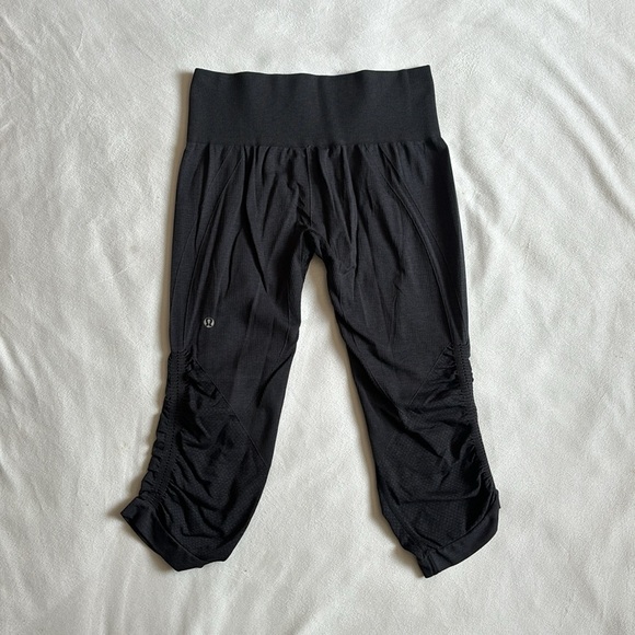 Lululemon In The Flow Crop I| - Picture 4 of 7